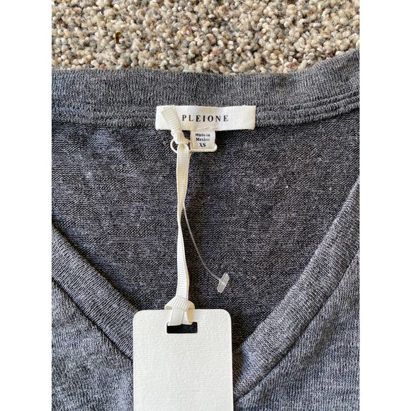 Pleione Grey V-neck Top - XS - Picture 3 of 5